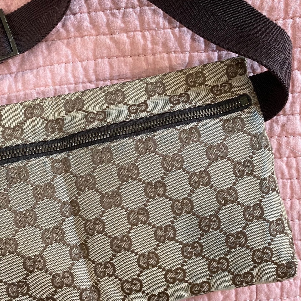 Vintage Gucci Monogram Belt Bag - Picture 4 of 15